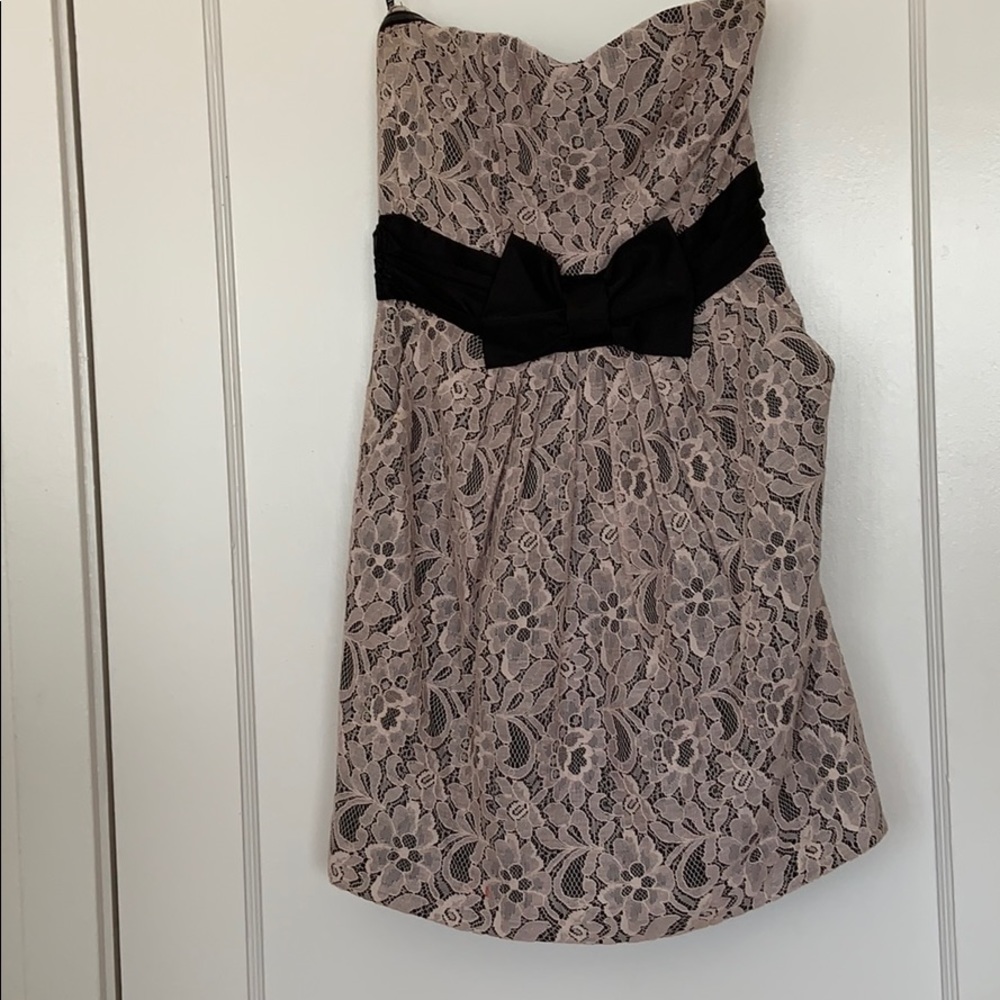 BYSI Strapless Lace Dress With Pockets